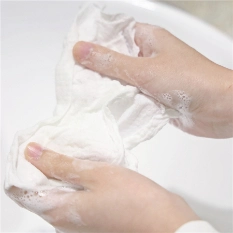 2022 Wholesale White Colour Water Activated Dry Wipes